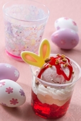 イースターサンデー(ミックスベリーゼリー&ストロベリーチーズアイス)、 スーベニアカップ付き