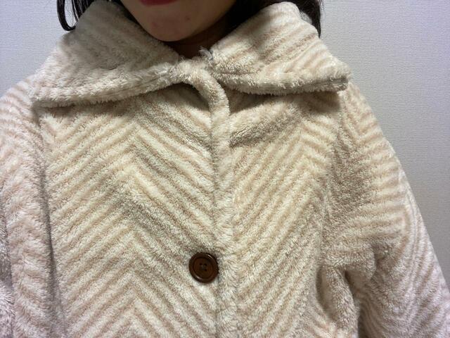 【LOWYA 着る毛布】大きめのスタンドカラーも可愛い