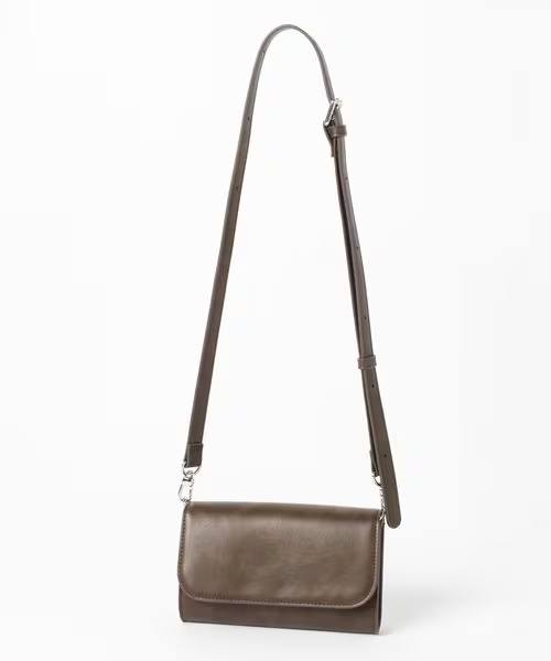 【LOWRYS FARM】「フェイクレザー2WAYウエストポーチ」4,400円(税込)