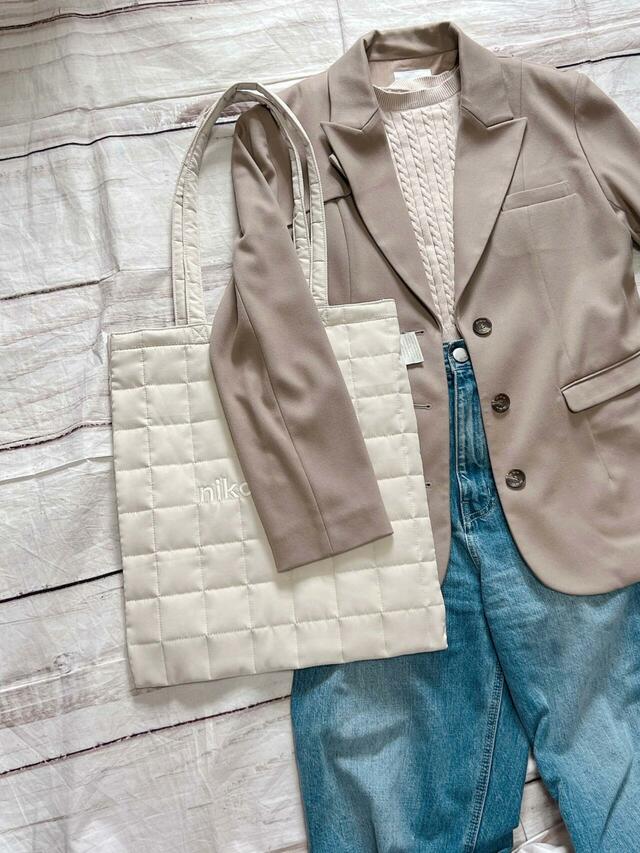 綺麗めなジャケット×デニムスタイルに合わせてもかわいい