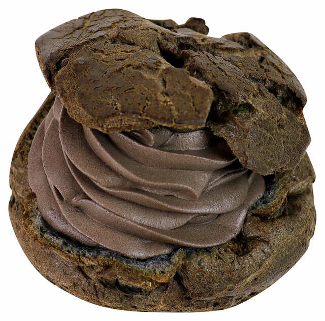 【不二家洋菓子店「裏不二家の日」】「ブラック窯焼きシュークリーム」388円