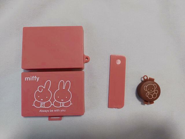 印鑑ケース、仕切り板、朱肉ケースがセット