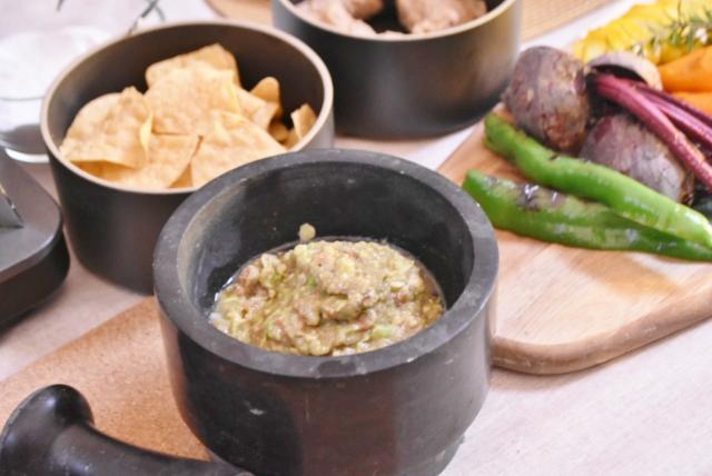 【small planet CAMP & GRILL】「ワカモレ・トルティーヤチップスを添えて」