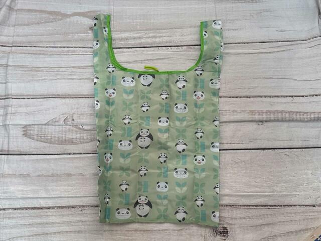 パンちゃんとパパンダの総柄のキュートなエコバッグ！