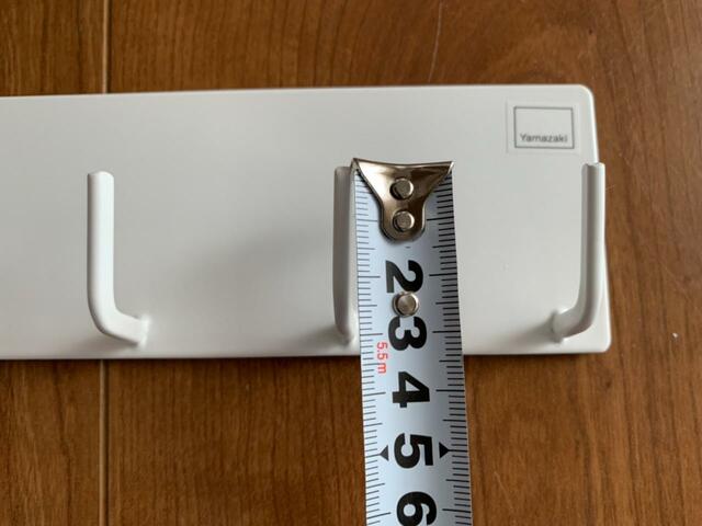 【山崎実業 マグネット キッチンツールフック ホワイト】フック部分はやや長めの3cm程度