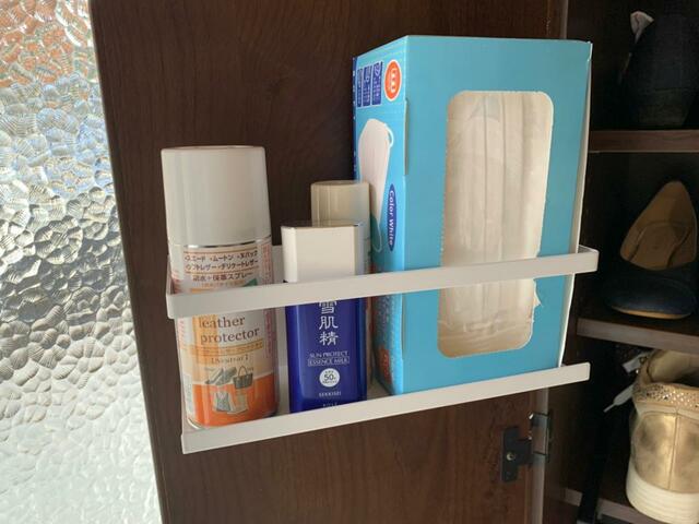 【山崎実業 マグネットラック ワイド×100均ステンレスプレート】扉裏に収納を増やせる！