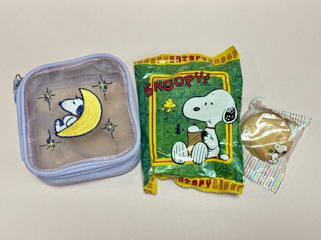 【カルディ×PEANUTS/スヌーピー 刺繍入りメッシュポーチ】ポップコーンと焼き菓子がセットになっています。パッケージもかわいい♪