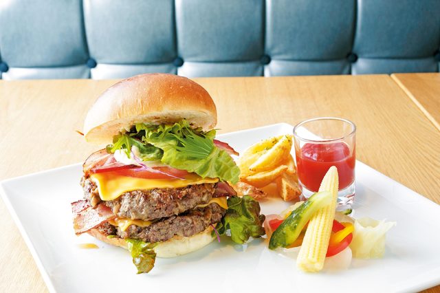 熟成ハンバーグ＆ステーキ 听 梅小路店　ダブルハンバーガー  1404円