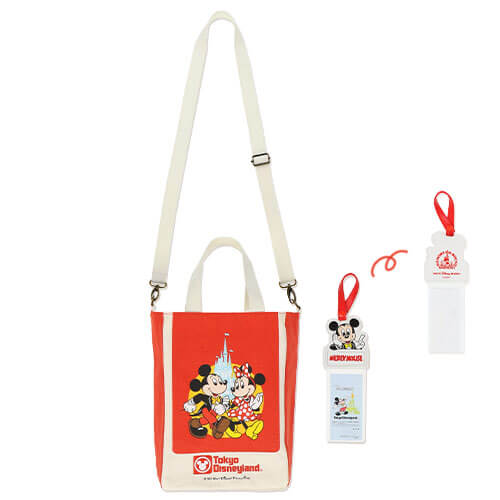 ショルダーバッグ 5,900円｜サイズ：（ショルダーバッグ）縦約29×横約20×マチ約10cm（パスケース）約28cm※ストラップ含む｜東京ディズニーリゾート40周年“ドリームゴーラウンド”「MEMORY-GO-ROUND」グッズ｜発売日：2023年6月13日（月）｜販売店舗：東京ディズニーランド「グランドエンポーリアム」、東京ディズニーシー「エンポーリオ」