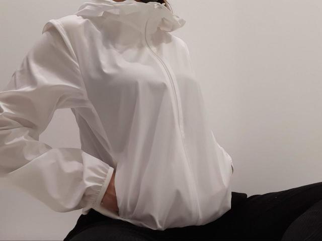 【ユニクロのシェルジャケット】ランニングなどで着たい