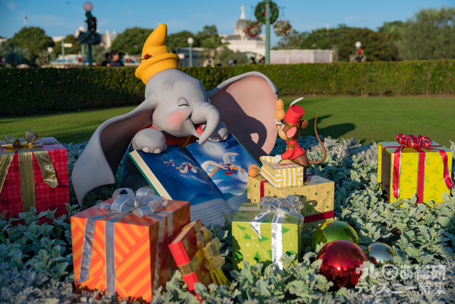 シンデレラ城前プラザのフォトロケーション｜東京ディズニーランド2017年「クリスマス・ファンタジー」