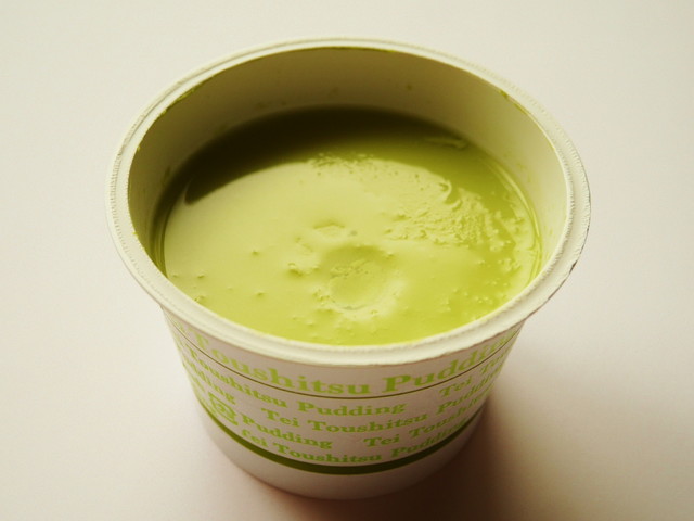 「おいしい低糖質プリン（抹茶）」森永乳業