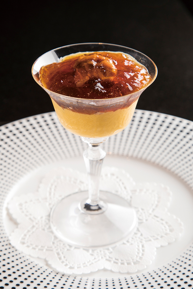 人参のムースうに添え：最優秀ステーキコースロースコース2万7,500円（サービス料別）の1品｜築地さとう