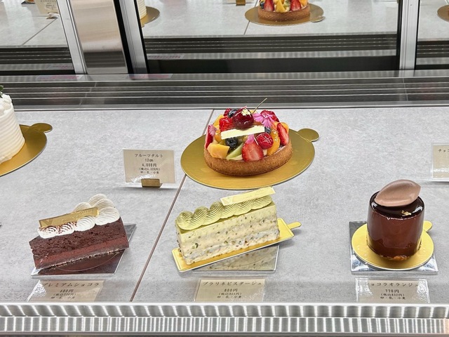 【Atelier Y】ジュエリーショップのようなショーケース