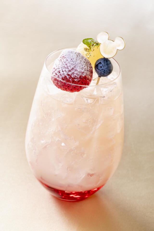 東京ディズニーシー・ホテルミラコスタ「ベッラヴィスタ・ラウンジ」“ディズニー・クリスマス” スペシャルドリンク