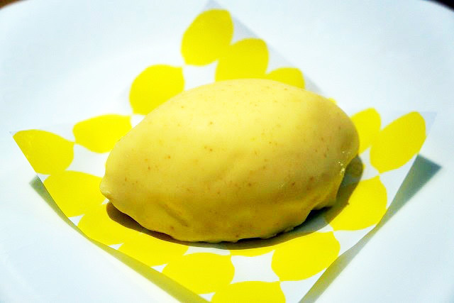 ローソン「スプーンで食べるレモンケーキ」 150円