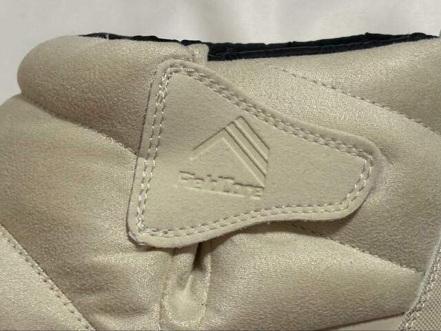 【ワークマン　防寒ブーツ ケベックショート】「FieldCore」のロゴは目立ちすぎず、おしゃれにまとまっています