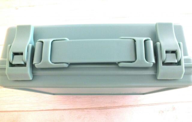 【カルディ　コーヒーで旅するトランクボックス】持ち手の横幅：約110mm、持ち運びに便利