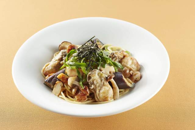 広島産牡蠣と松茸と九条ネギの和風スパゲティ 999 円