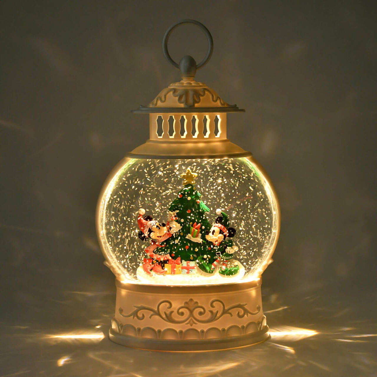 ディズニー　プー　トゥリーハウス　クリスマス置物　ライトアップ Xmasプレゼントに】これは欲しい！「ディズニーのクリスマスアイテム