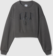 クロップド GAPロゴ スウェット　¥8,990｜Gap x Disney Collegiate
