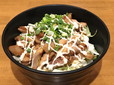 「町田肉バル鶏豚丼」(1080円)