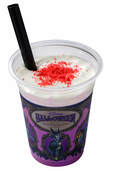スペシャルドリンク(紫イモ、ミルク、コーヒーゼリー) 700円|東京ディズニーリゾート「ディズニー・ハロウィーン」スペシャルメニュー|販売店舗:東京ディズニーランド「リフレッシュメントコーナー」「ヒューイ・デューイ・ルーイのグッドタイム・カフェ」「キャンプ・ウッ ドチャック・キッチン」、東京ディズニーシー「ハドソンリバー・ハーベスト」「セバスチャンのカリプソキッチン」「ミゲルズ・エルドラド・キャンティーナ」|発売期間:2024年9月1日(日)〜11月7日(木)