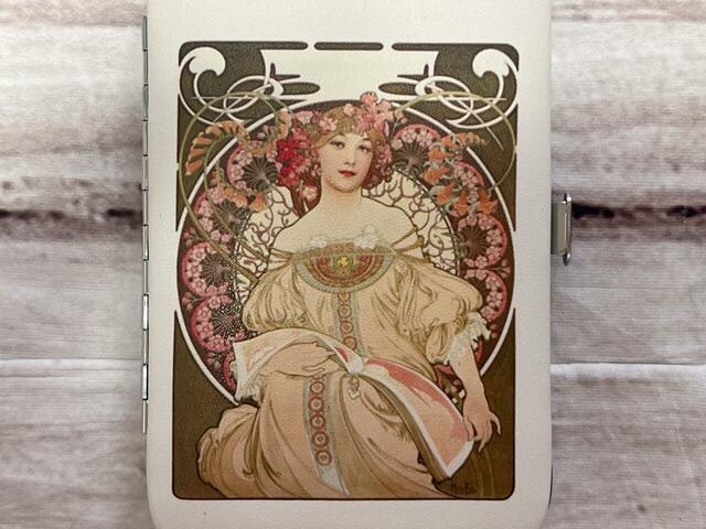 ミュシャ作品の中でも世界的に最も人気の高い「夢想」のアートがプリントされています！美しい…！