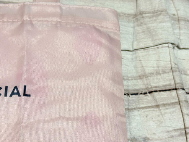 淡いカラーなのでやや透け感がある点は留意しておきたいところ