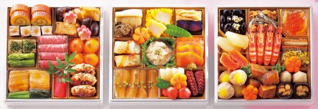 和風 三段 税込 28,500 円 （20.1×20.1×6.3cm4 人用）