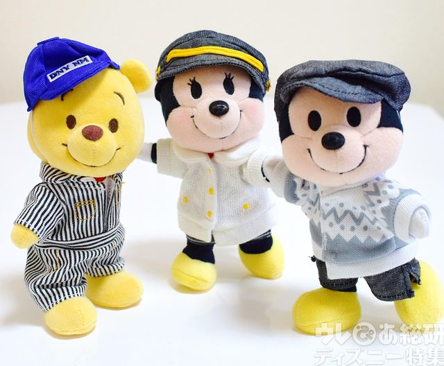 nuiMOs ぬいぐるみ専用コスチューム （ミニー）ニットカーディガンセット デニム ガール 1,296円/（ミッキー）ニットカーディガンセット デニム ボーイ 1,296円/（プーさん）つなぎ&キャップ ストライプ1,080円
