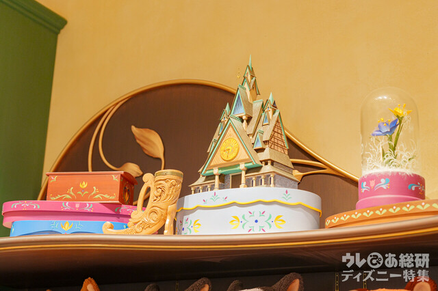 ショップ ファンタジースプリングス・ギフト店内