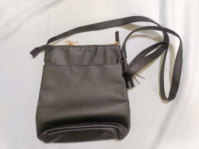 裏面にも、大きめポケットあり