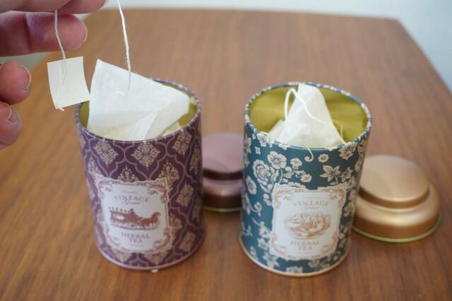 紅茶を入れてみたところ【ヴィンテージグレース　丸缶　紅茶缶型】