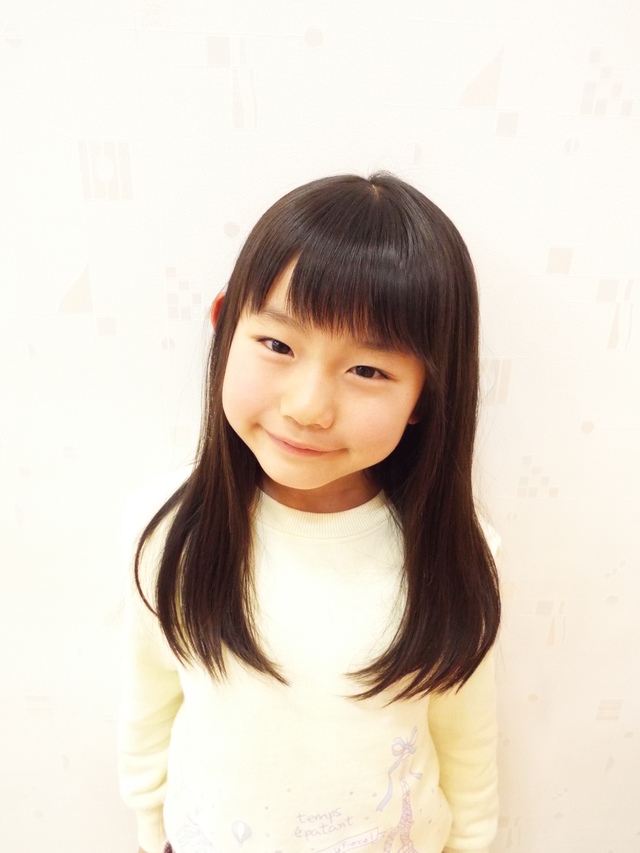 「艶やかロング」©KID'S HAIR DESIGN CHOKKIN'S