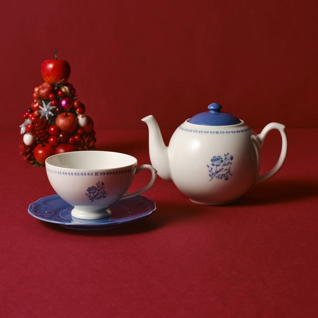 【Afternoon Tea LIVING】カップ＆ソーサー ¥2,750、ポット（600ml） ¥4,950