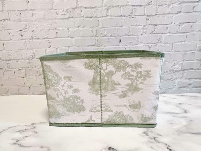 【Seria（セリア）】背面には持ち手なし