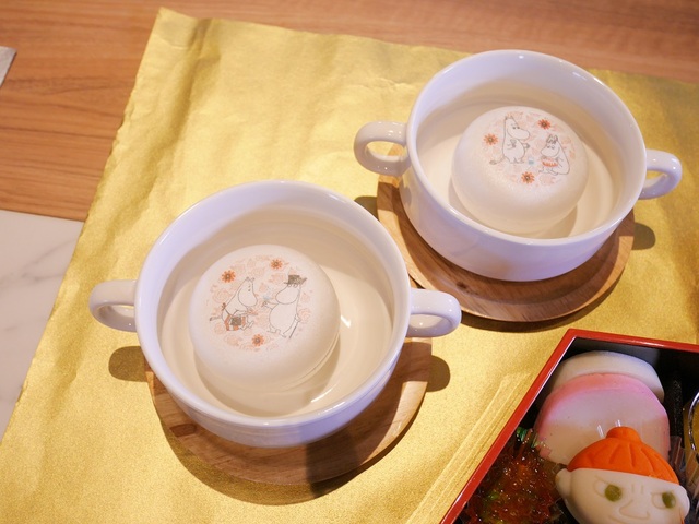 おせち・二段重「ムーミン」｜濃厚なトマトポタージュ味がいい感じ！