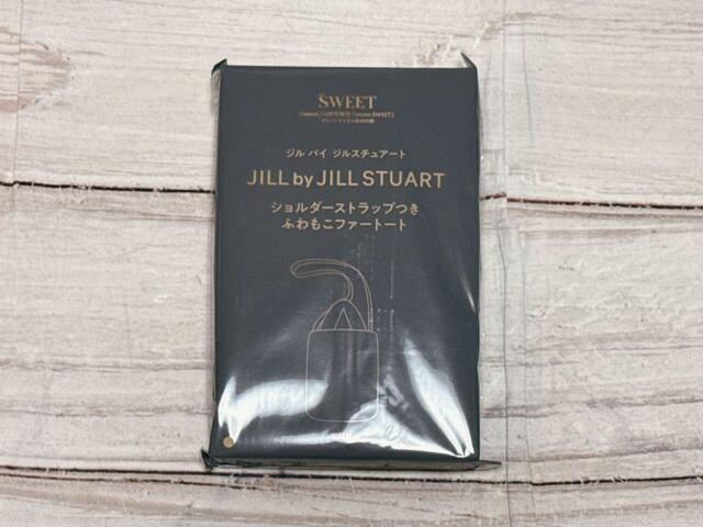 付録は「JILL by JILL STUART (ジル バイ ジルスチュアート)ショルダーストラップつきふわもこファートート」