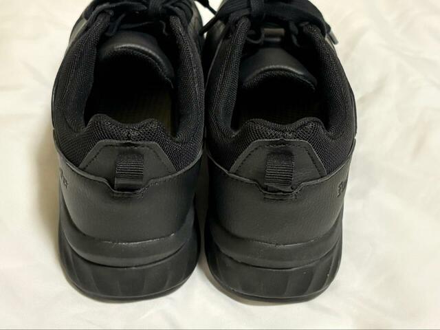 【ワークマン　ハイバウンスウォーク】履き口の部分はクッション性がありとっても履きやすい！