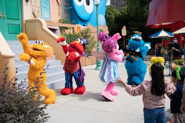 ユニバーサル・ワンダーランド・ハロウィーン・ダンス・ア・ロング|ユニバーサル・スタジオ・ジャパン「NO LIMIT!ハロウィーン」