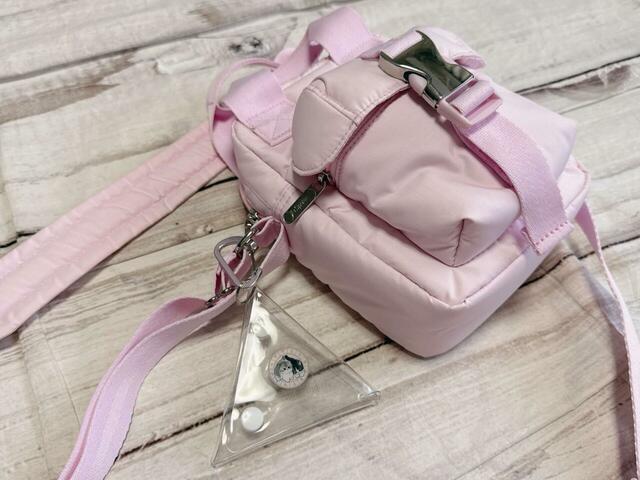 バッグにつけて持ち歩けます