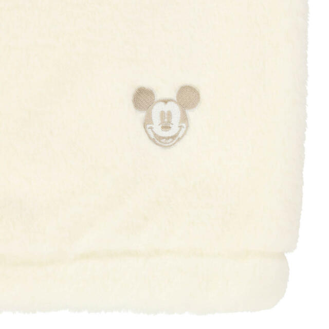 ベビーパーカー 5,500円｜東京ディズニーリゾート あったかグッズ｜販売店舗：東京ディズニーランド「タウンセンターファッション」、東京ディズニーシー「フィガロズ・クロージアー」｜発売日：2024年10月31日（木）