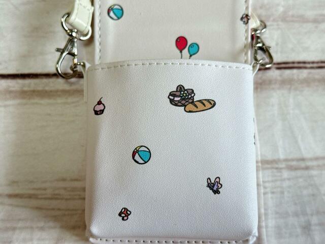 内側もレトロキュートな総柄仕様!