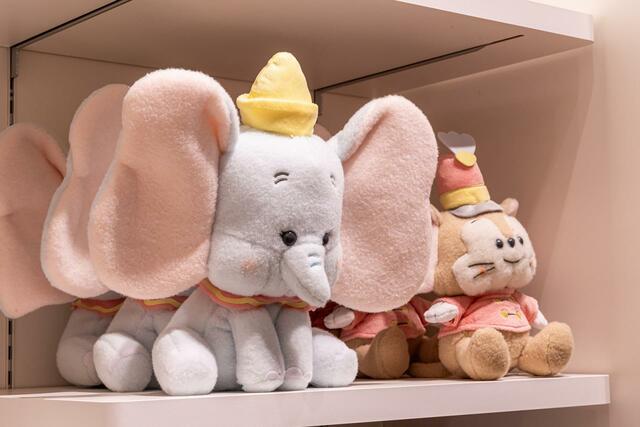 【ディズニーストア 太田イオンモール店】店内のアイテム