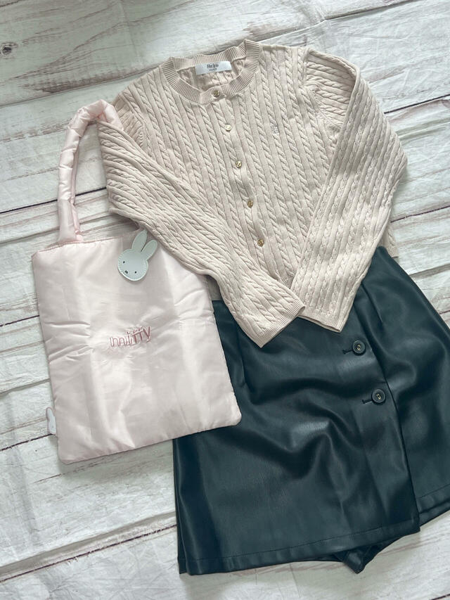 淡いベビーピンクなため、意外と合わせるものを選ばないのがうれしい♪