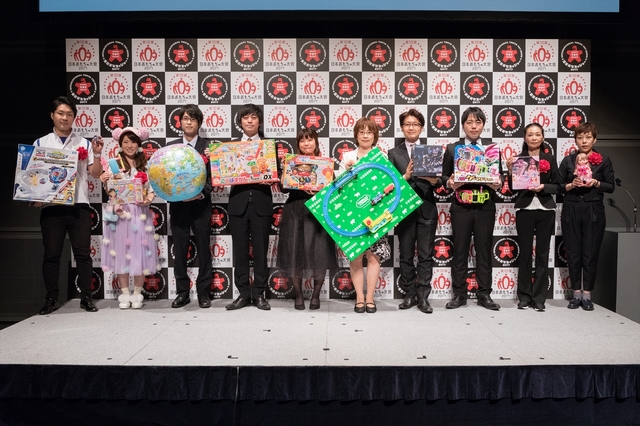 大賞受賞のメーカー担当者が勢ぞろい！