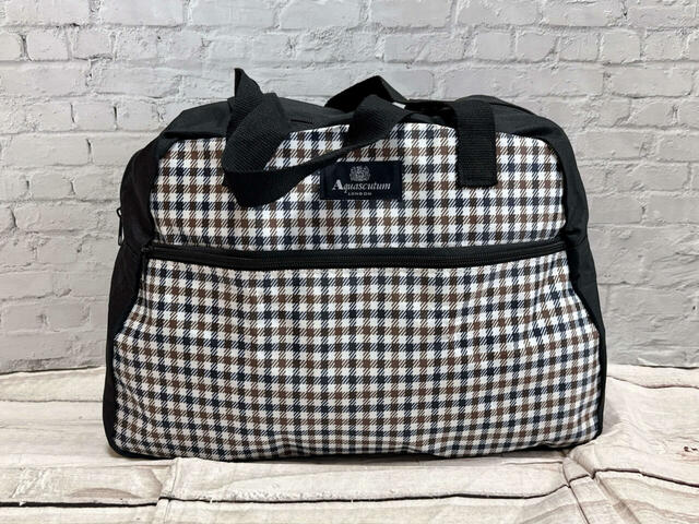 【Aquascutumの大容量ボストンバッグ】1泊2日の荷物を収納！