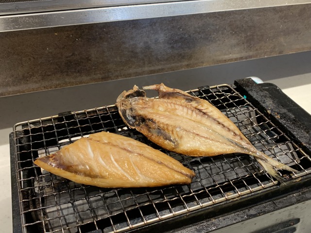 海辺の宿の朝食といえば干物！