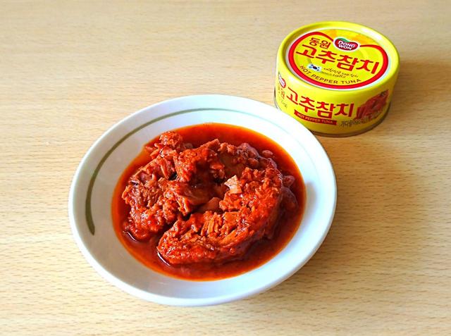 【東遠ジャパン　唐辛子ツナ　1200g（100g×12個）　1580円】唐辛子のピリッとした辛さが食欲をそそる